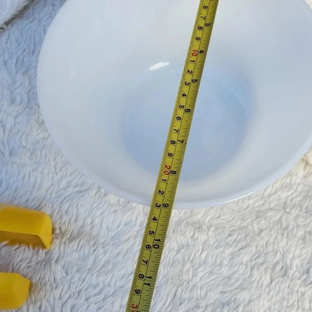 Federal milk glass‎ deep bowl